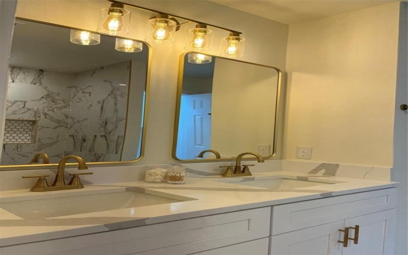 214 E 15th Avenue, Corsicana, TX 75110, 4 Habitaciones Habitaciones , ,2 BañosBaños,Residential,En Venta,214 E 15th Avenue,20742901