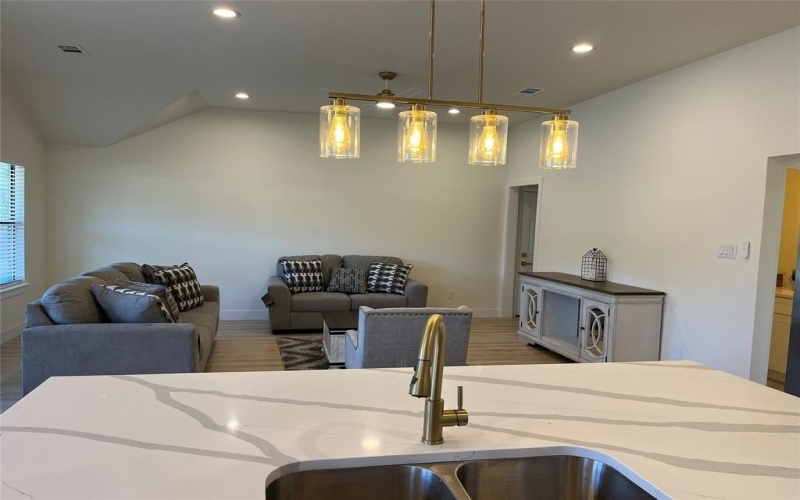 214 E 15th Avenue, Corsicana, TX 75110, 4 Habitaciones Habitaciones , ,2 BañosBaños,Residential,En Venta,214 E 15th Avenue,20742901