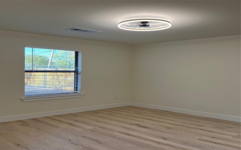 214 E 15th Avenue, Corsicana, TX 75110, 4 Habitaciones Habitaciones , ,2 BañosBaños,Residential,En Venta,214 E 15th Avenue,20742901