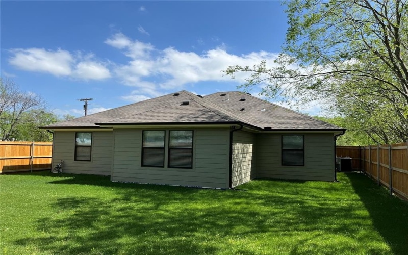 214 E 15th Avenue, Corsicana, TX 75110, 4 Habitaciones Habitaciones , ,2 BañosBaños,Residential,En Venta,214 E 15th Avenue,20742901