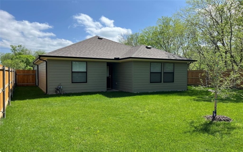 214 E 15th Avenue, Corsicana, TX 75110, 4 Habitaciones Habitaciones , ,2 BañosBaños,Residential,En Venta,214 E 15th Avenue,20742901