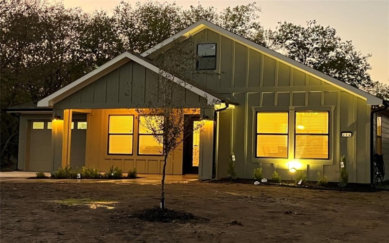 214 E 15th Avenue, Corsicana, TX 75110, 4 Habitaciones Habitaciones , ,2 BañosBaños,Residential,En Venta,214 E 15th Avenue,20742901