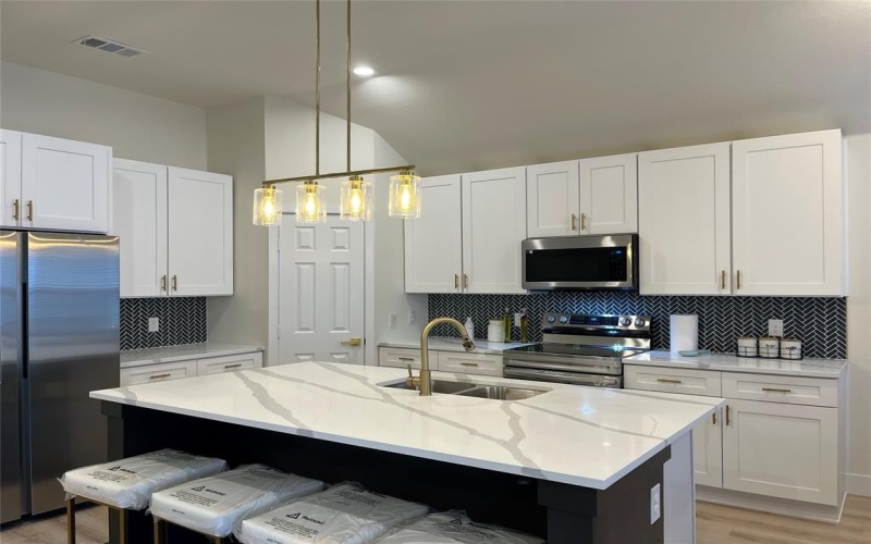 214 E 15th Avenue, Corsicana, TX 75110, 4 Habitaciones Habitaciones , ,2 BañosBaños,Residential,En Venta,214 E 15th Avenue,20742901