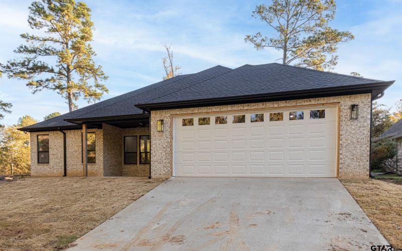 3928 Hogan Dr, Tyler, TX 75709, 4 Bedrooms Bedrooms, ,2 BathroomsBathrooms,Residential,For Sale,3928 Hogan Dr,25007388