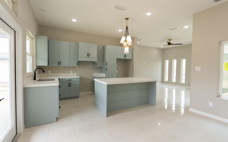 1625 Tutor Dr., Laredo, TX 78046, 3 Bedrooms Bedrooms, ,2 BathroomsBathrooms,Residential,For Sale,1625 Tutor Dr.,20252079