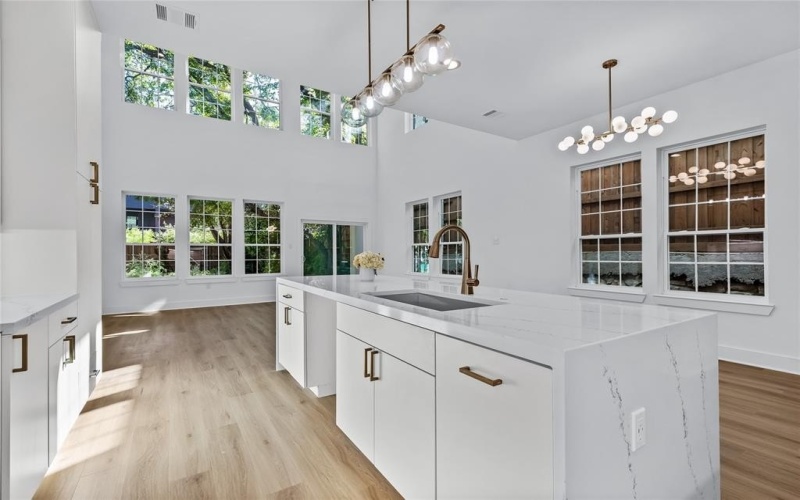 2320 Arroyo Avenue, Dallas, TX 75219, 3 Bedrooms Bedrooms, ,3 BathroomsBathrooms,Residential,For Sale,2320 Arroyo Avenue,20765871