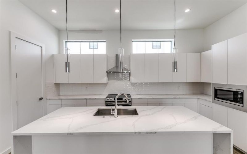 1771 Novela Way, Dallas, TX 75215, 3 Habitaciones Habitaciones , ,3 BañosBaños,Residential,En Venta,1771 Novela Way,20887791