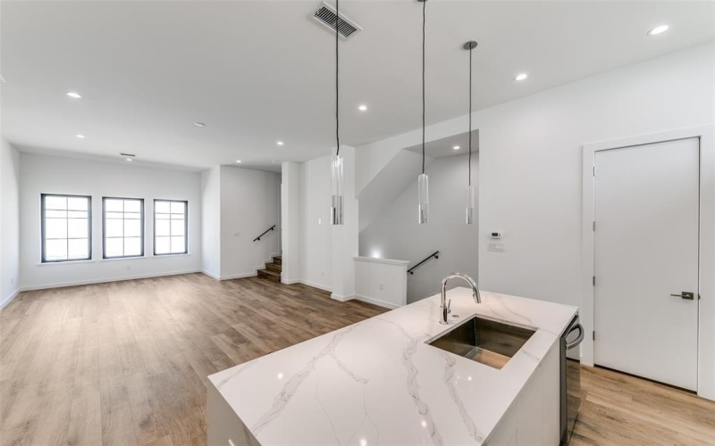 1771 Novela Way, Dallas, TX 75215, 3 Habitaciones Habitaciones , ,3 BañosBaños,Residential,En Venta,1771 Novela Way,20887791
