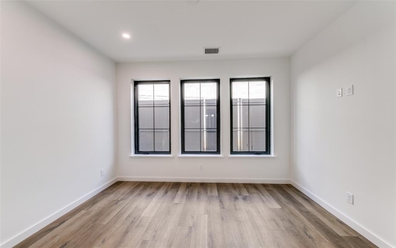 1771 Novela Way, Dallas, TX 75215, 3 Habitaciones Habitaciones , ,3 BañosBaños,Residential,En Venta,1771 Novela Way,20887791