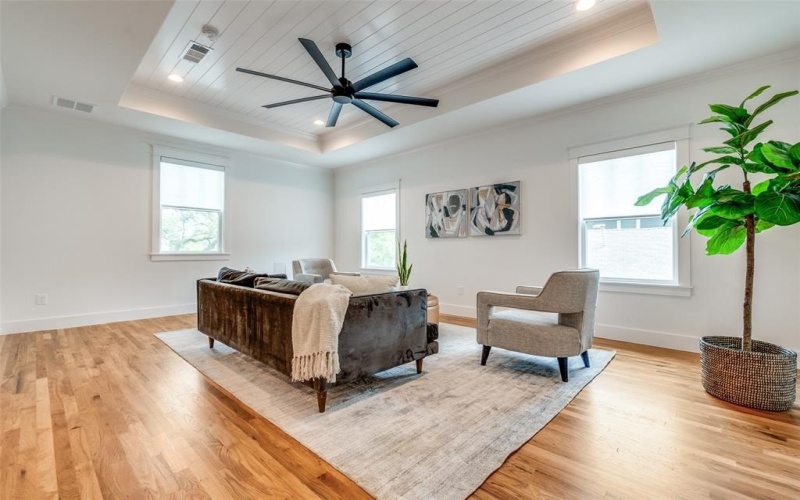 5532 Richard Avenue, Dallas, TX 75206, 4 Bedrooms Bedrooms, ,5 BathroomsBathrooms,Residential,For Sale,5532 Richard Avenue,20878362