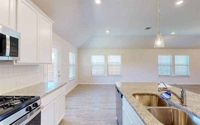 3400 Goshawk Drive, Denton, TX 76208, 3 Bedrooms Bedrooms, ,2 BathroomsBathrooms,Residential,For Sale,3400 Goshawk Drive,20831531