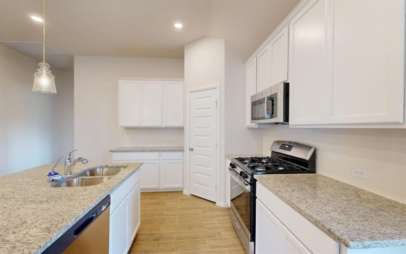 3400 Goshawk Drive, Denton, TX 76208, 3 Bedrooms Bedrooms, ,2 BathroomsBathrooms,Residential,For Sale,3400 Goshawk Drive,20831531