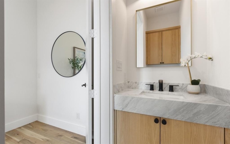 4330 Dickason Avenue #102, Dallas, TX 75219, 3 Bedrooms Bedrooms, ,3 BathroomsBathrooms,Residential,For Sale,4330 Dickason Avenue,20835301