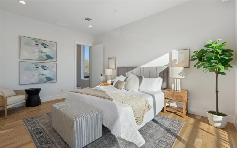 4330 Dickason Avenue #102, Dallas, TX 75219, 3 Bedrooms Bedrooms, ,3 BathroomsBathrooms,Residential,For Sale,4330 Dickason Avenue,20835301