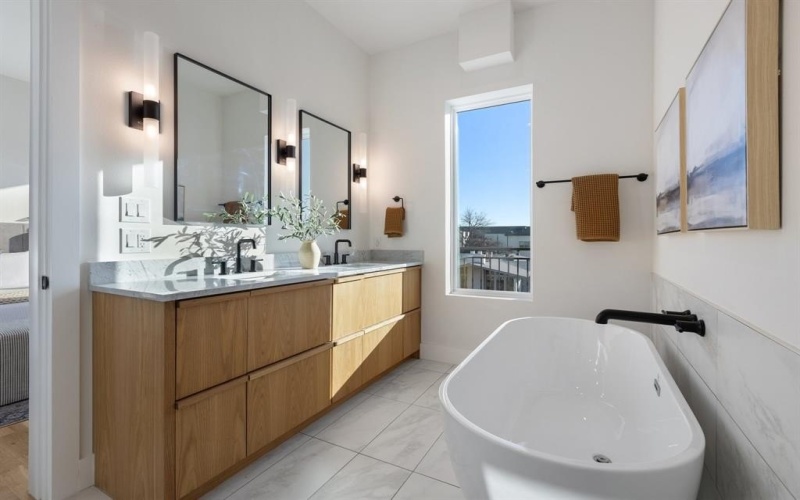 4330 Dickason Avenue #102, Dallas, TX 75219, 3 Bedrooms Bedrooms, ,3 BathroomsBathrooms,Residential,For Sale,4330 Dickason Avenue,20835301