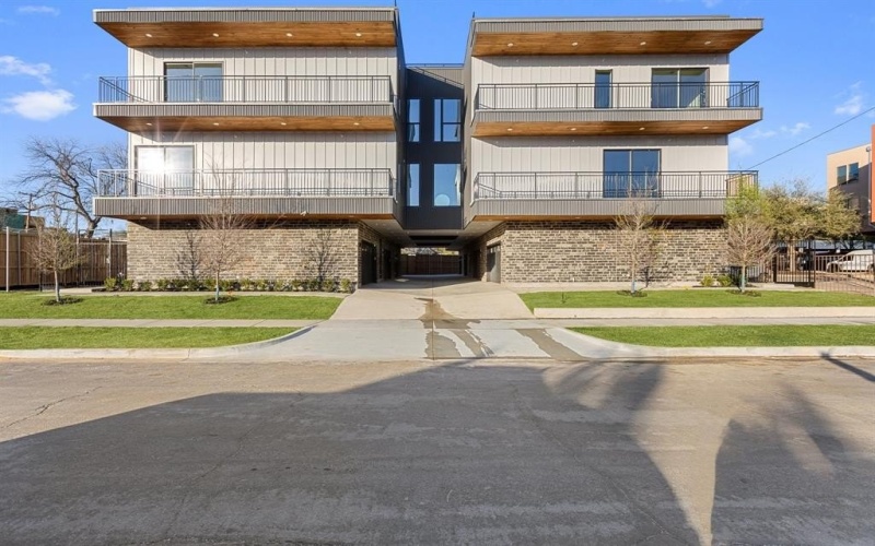 4330 Dickason Avenue #102, Dallas, TX 75219, 3 Bedrooms Bedrooms, ,3 BathroomsBathrooms,Residential,For Sale,4330 Dickason Avenue,20835301