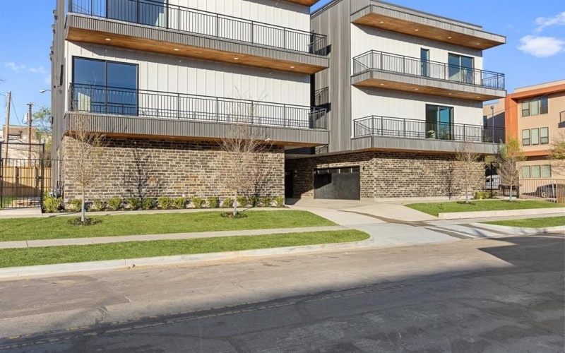 4330 Dickason Avenue #102, Dallas, TX 75219, 3 Bedrooms Bedrooms, ,3 BathroomsBathrooms,Residential,For Sale,4330 Dickason Avenue,20835301