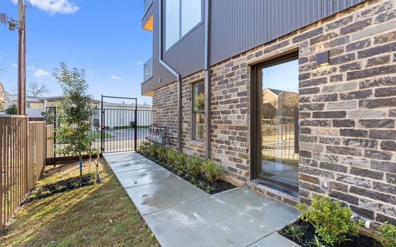 4330 Dickason Avenue #102, Dallas, TX 75219, 3 Bedrooms Bedrooms, ,3 BathroomsBathrooms,Residential,For Sale,4330 Dickason Avenue,20835301