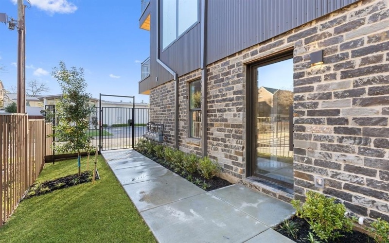 4330 Dickason Avenue #102, Dallas, TX 75219, 3 Bedrooms Bedrooms, ,3 BathroomsBathrooms,Residential,For Sale,4330 Dickason Avenue,20835301