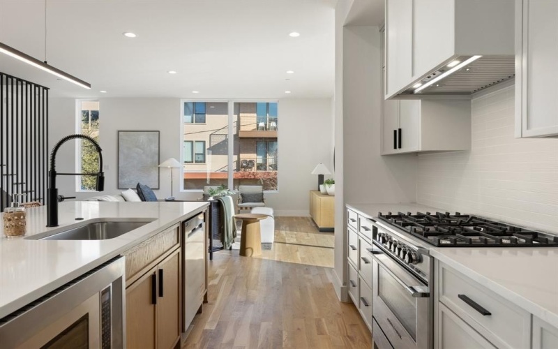 4330 Dickason Avenue #102, Dallas, TX 75219, 3 Bedrooms Bedrooms, ,3 BathroomsBathrooms,Residential,For Sale,4330 Dickason Avenue,20835301