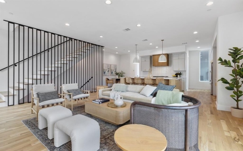 4330 Dickason Avenue #201, Dallas, TX 75219, 3 Bedrooms Bedrooms, ,3 BathroomsBathrooms,Residential,For Sale,4330 Dickason Avenue,20835305