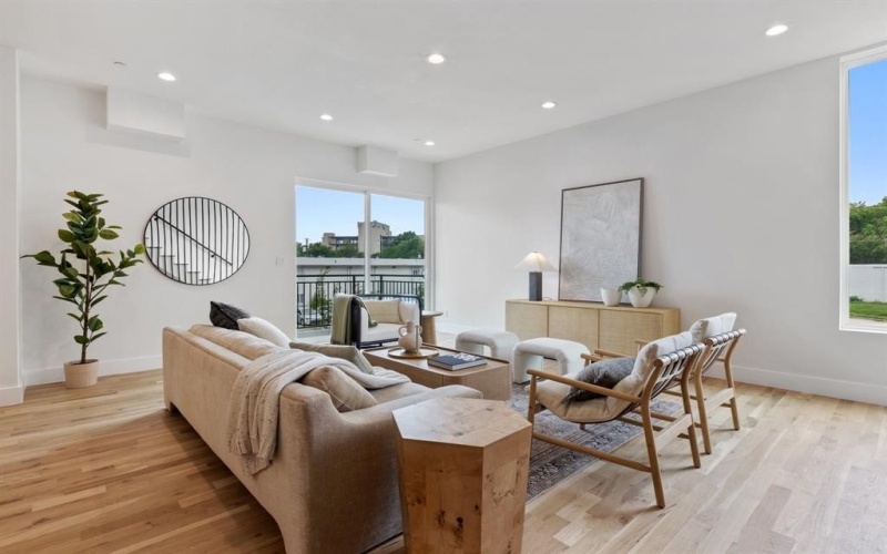 4330 Dickason Avenue #201, Dallas, TX 75219, 3 Bedrooms Bedrooms, ,3 BathroomsBathrooms,Residential,For Sale,4330 Dickason Avenue,20835305