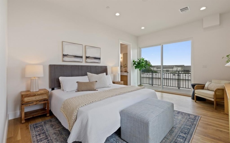 4330 Dickason Avenue #201, Dallas, TX 75219, 3 Bedrooms Bedrooms, ,3 BathroomsBathrooms,Residential,For Sale,4330 Dickason Avenue,20835305
