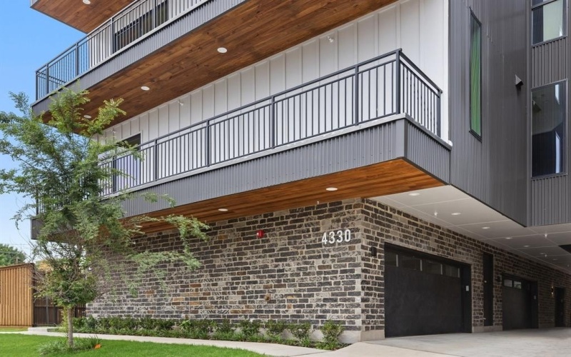 4330 Dickason Avenue #201, Dallas, TX 75219, 3 Bedrooms Bedrooms, ,3 BathroomsBathrooms,Residential,For Sale,4330 Dickason Avenue,20835305
