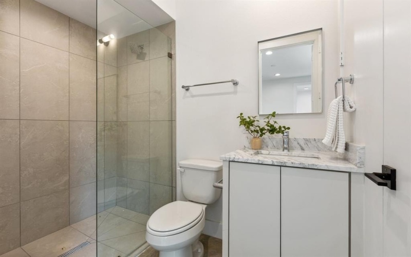 4330 Dickason Avenue #201, Dallas, TX 75219, 3 Bedrooms Bedrooms, ,3 BathroomsBathrooms,Residential,For Sale,4330 Dickason Avenue,20835305