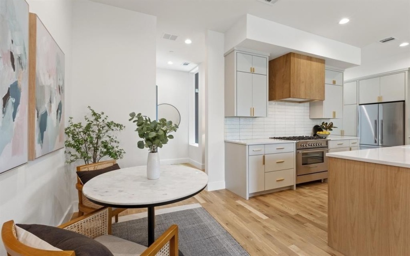 4330 Dickason Avenue #201, Dallas, TX 75219, 3 Bedrooms Bedrooms, ,3 BathroomsBathrooms,Residential,For Sale,4330 Dickason Avenue,20835305