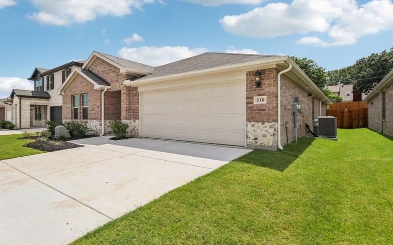 2221 Dunbar Drive, Sherman, TX 75092, 4 Bedrooms Bedrooms, ,3 BathroomsBathrooms,Residential,For Sale,2221 Dunbar Drive,20882298