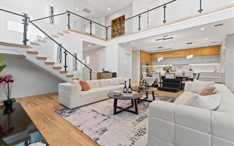 4915 W University Boulevard, Dallas, TX 75209, 5 Bedrooms Bedrooms, ,6 BathroomsBathrooms,Residential,For Sale,4915 W University Boulevard,20890619
