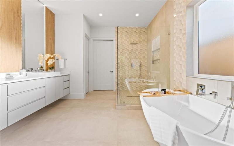 4915 W University Boulevard, Dallas, TX 75209, 5 Bedrooms Bedrooms, ,6 BathroomsBathrooms,Residential,For Sale,4915 W University Boulevard,20890619