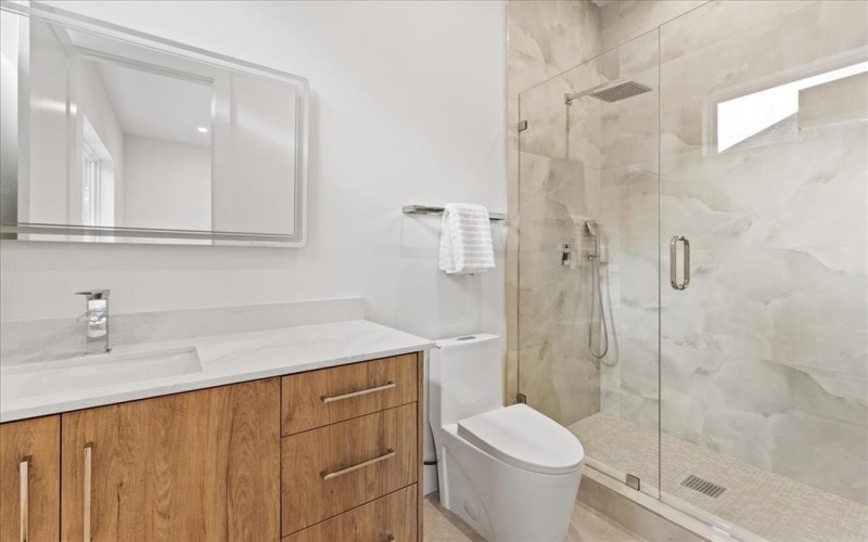 4915 W University Boulevard, Dallas, TX 75209, 5 Bedrooms Bedrooms, ,6 BathroomsBathrooms,Residential,For Sale,4915 W University Boulevard,20890619