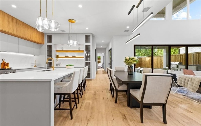 4915 W University Boulevard, Dallas, TX 75209, 5 Bedrooms Bedrooms, ,6 BathroomsBathrooms,Residential,For Sale,4915 W University Boulevard,20890619