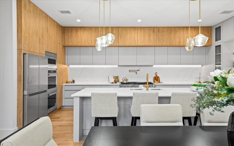 4915 W University Boulevard, Dallas, TX 75209, 5 Bedrooms Bedrooms, ,6 BathroomsBathrooms,Residential,For Sale,4915 W University Boulevard,20890619