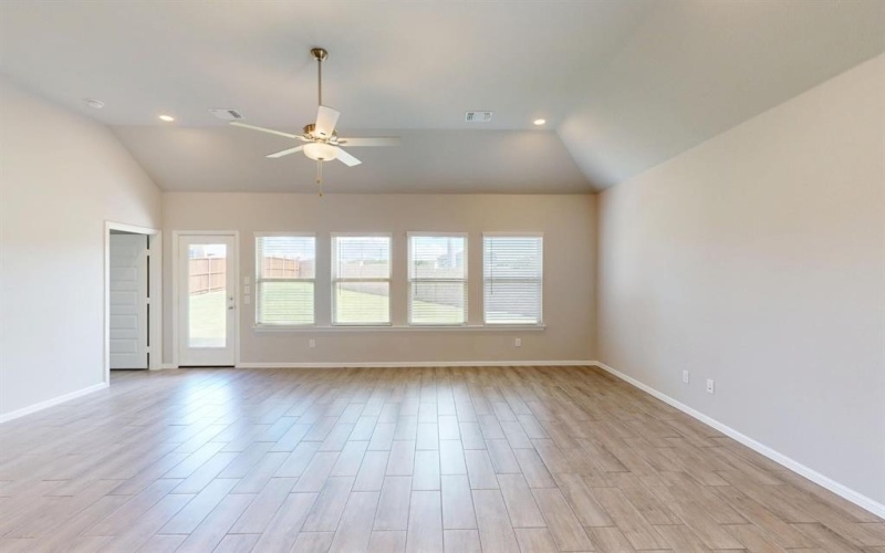 3417 Goshawk Drive, Denton, TX 76208, 4 Bedrooms Bedrooms, ,3 BathroomsBathrooms,Residential,For Sale,3417 Goshawk Drive,20835718
