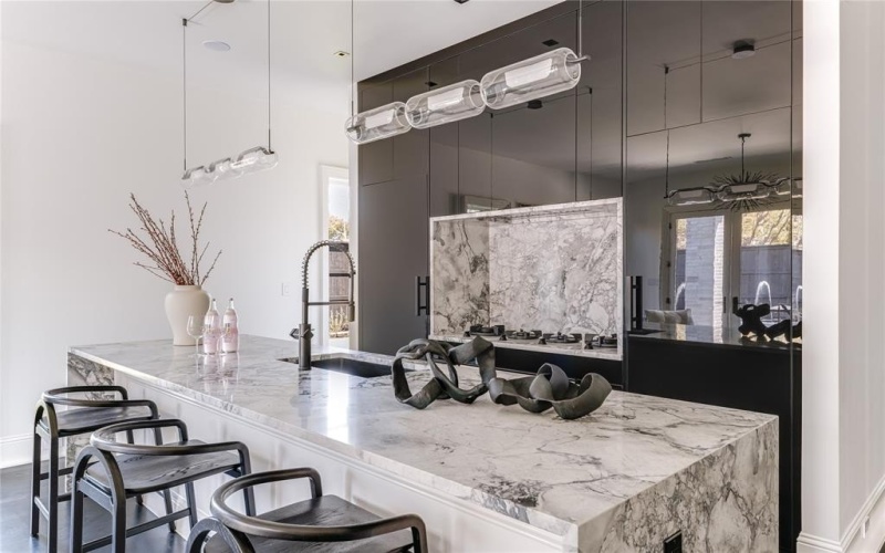 6404 Lakehurst Avenue, Dallas, TX 75230, 5 Bedrooms Bedrooms, ,6 BathroomsBathrooms,Residential,For Sale,6404 Lakehurst Avenue,20867379