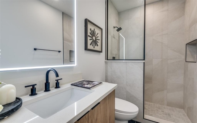 7312 Flyers Way, Dallas, TX 75235, 3 Bedrooms Bedrooms, ,2 BathroomsBathrooms,Residential,For Sale,7312 Flyers Way,20906796