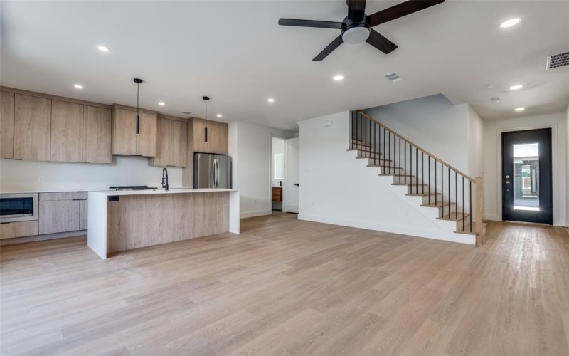 7312 Flyers Way, Dallas, TX 75235, 3 Bedrooms Bedrooms, ,2 BathroomsBathrooms,Residential,For Sale,7312 Flyers Way,20906796