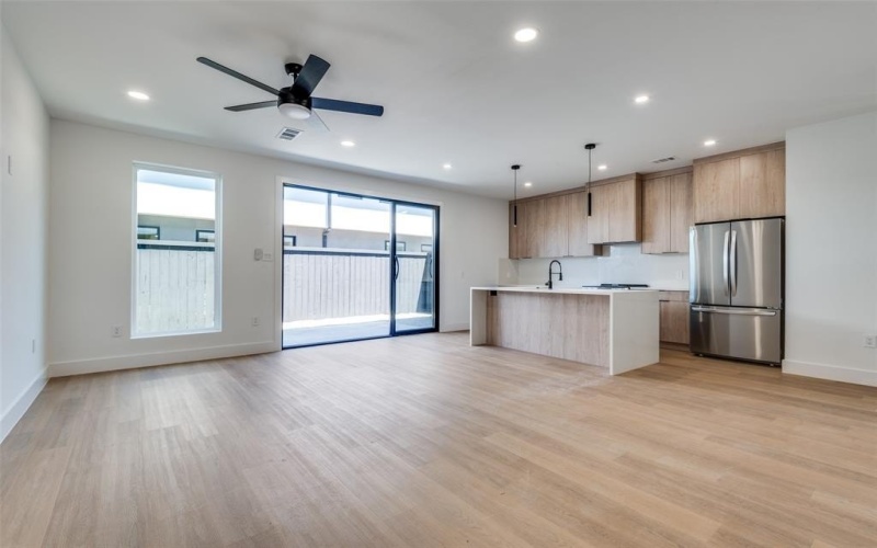 7312 Flyers Way, Dallas, TX 75235, 3 Bedrooms Bedrooms, ,2 BathroomsBathrooms,Residential,For Sale,7312 Flyers Way,20906796