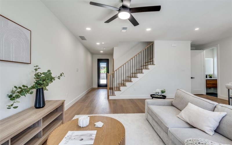 7312 Flyers Way, Dallas, TX 75235, 3 Bedrooms Bedrooms, ,2 BathroomsBathrooms,Residential,For Sale,7312 Flyers Way,20906796