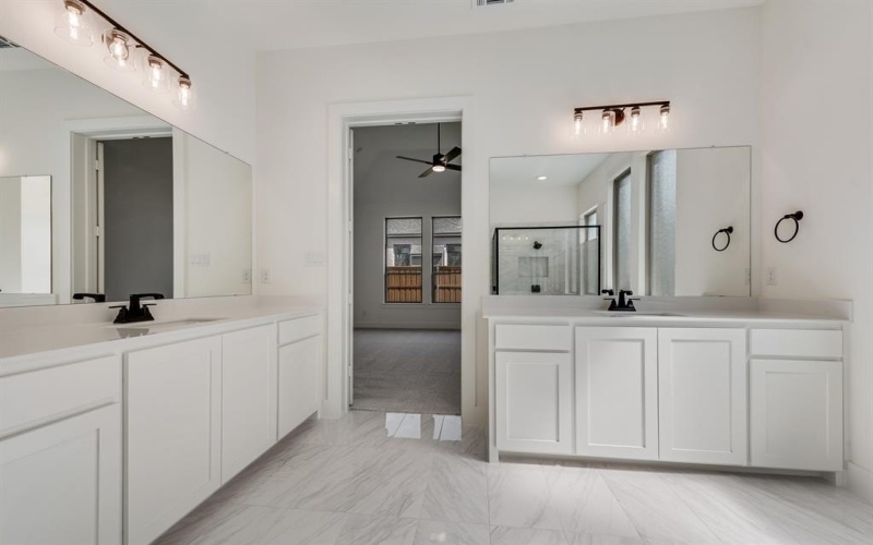 834 Shady Oaks Drive, Rockwall, TX 75087, 4 Bedrooms Bedrooms, ,3 BathroomsBathrooms,Residential,For Sale,834 Shady Oaks Drive,20820282