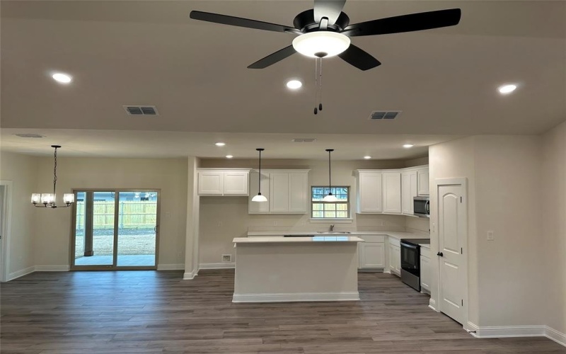1727 Russell Drive, Garland, TX 75040, 4 Bedrooms Bedrooms, ,2 BathroomsBathrooms,Residential,For Sale,1727 Russell Drive,20865101