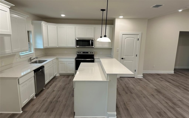 1727 Russell Drive, Garland, TX 75040, 4 Bedrooms Bedrooms, ,2 BathroomsBathrooms,Residential,For Sale,1727 Russell Drive,20865101