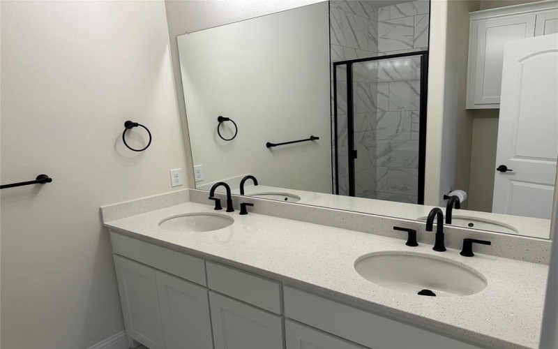 1727 Russell Drive, Garland, TX 75040, 4 Bedrooms Bedrooms, ,2 BathroomsBathrooms,Residential,For Sale,1727 Russell Drive,20865101