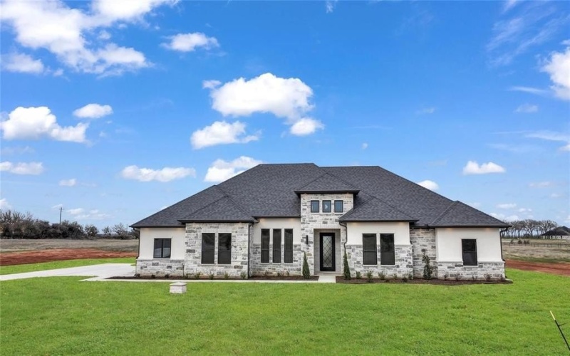 140 Dan Russell Bend, Weatherford, TX 76087, 4 Bedrooms Bedrooms, ,3 BathroomsBathrooms,Residential,For Sale,140 Dan Russell Bend,20865381