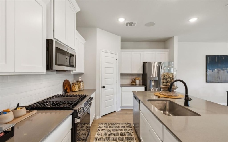 3320 Fortress Way, Denton, TX 76208, 5 Habitaciones Habitaciones , ,3 BañosBaños,Residential,En Venta,3320 Fortress Way,20865412