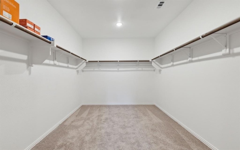 3320 Fortress Way, Denton, TX 76208, 5 Habitaciones Habitaciones , ,3 BañosBaños,Residential,En Venta,3320 Fortress Way,20865412