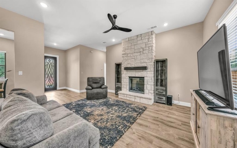 5513 Firewood Trail, Granbury, TX 76048, 3 Habitaciones Habitaciones , ,2 BañosBaños,Residential,En Venta,5513 Firewood Trail,20886953